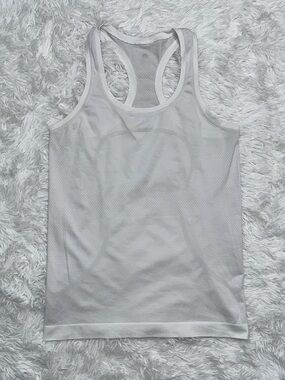 lululemon athletica White Mesh Racerback Tank Top size 8